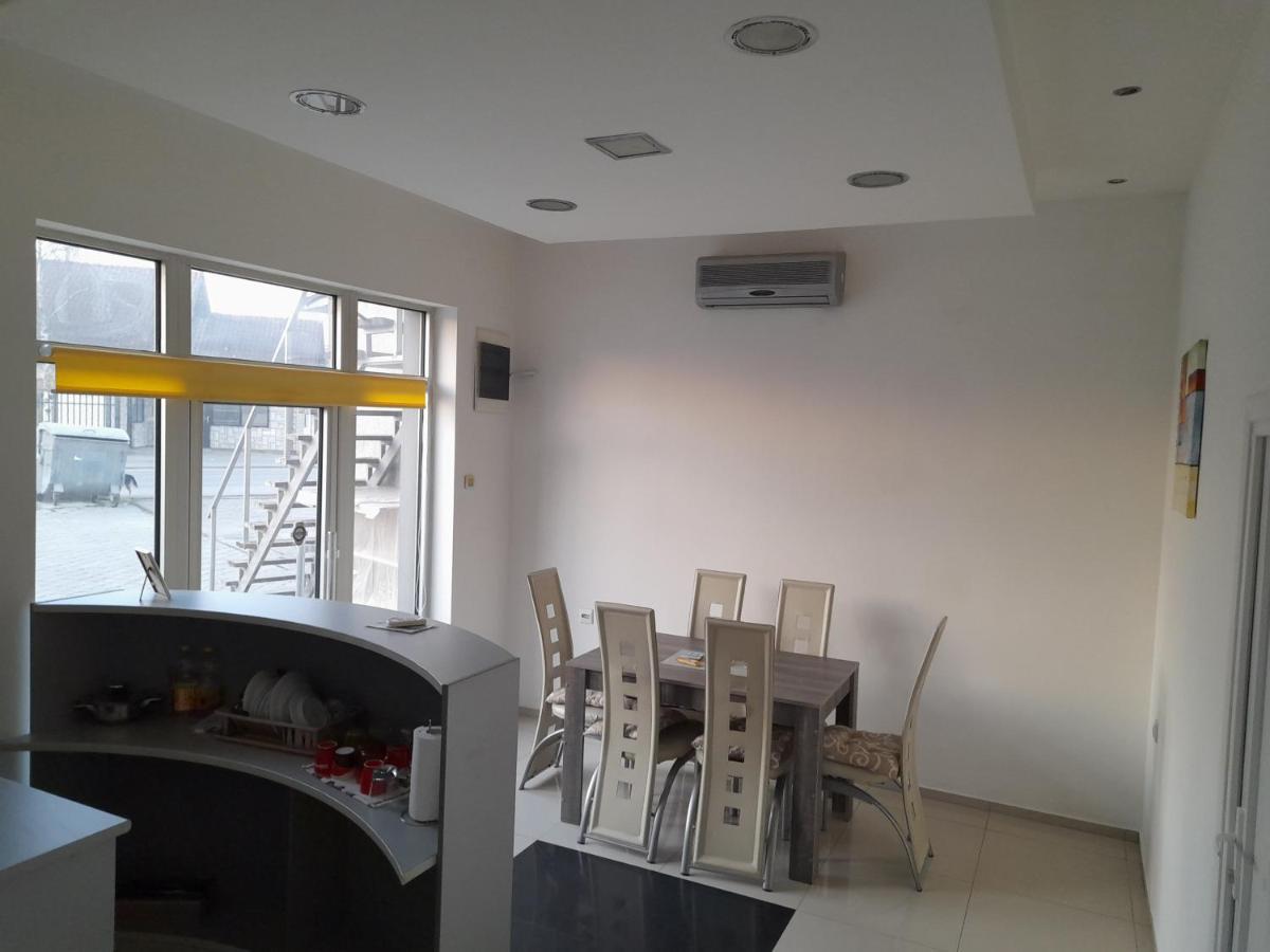 Apartman Mladenovic Apartment ซาเยชาร์ ภายนอก รูปภาพ